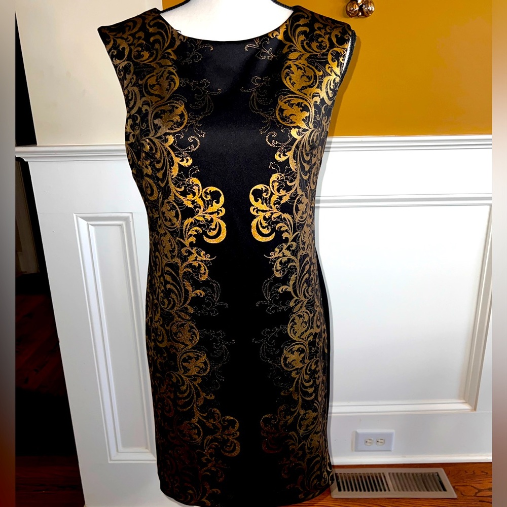 Gorgeous Gold embossed design on Black Mini Cocktail Dress with side Zip🔥🔥🔥